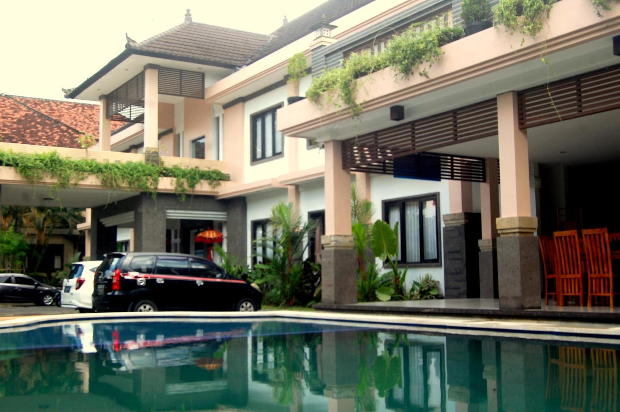 Hotel Dhyana Pura Kapal Exterior photo