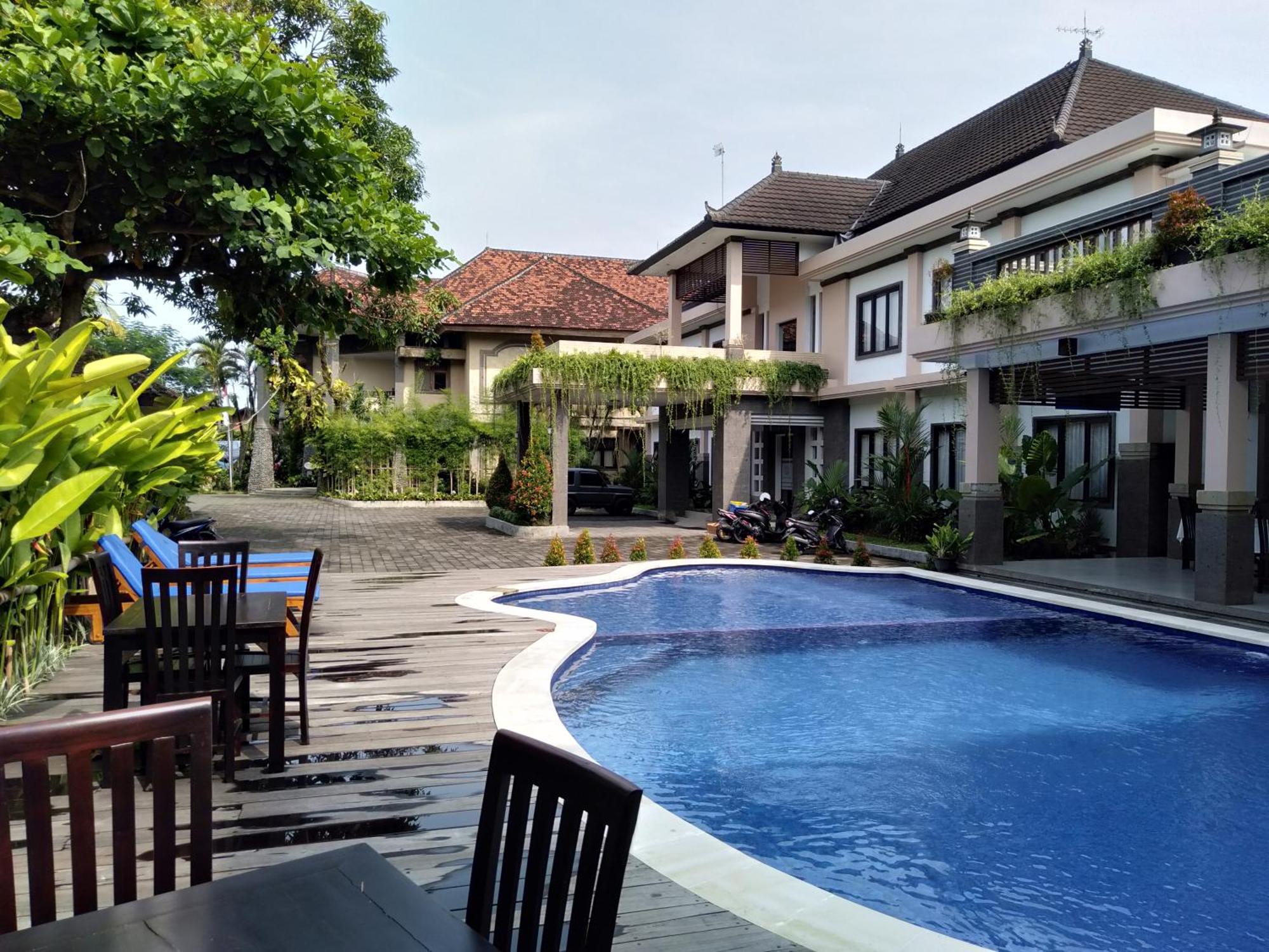 Hotel Dhyana Pura Kapal Exterior photo